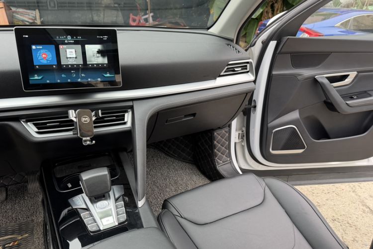 Used BYD Song Pro 2019 1.5T Automatic Elite Edition Interior 7
