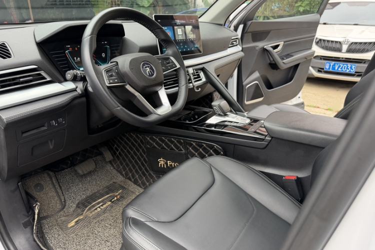 Used BYD Song Pro 2019 1.5T Automatic Elite Edition Interior 8