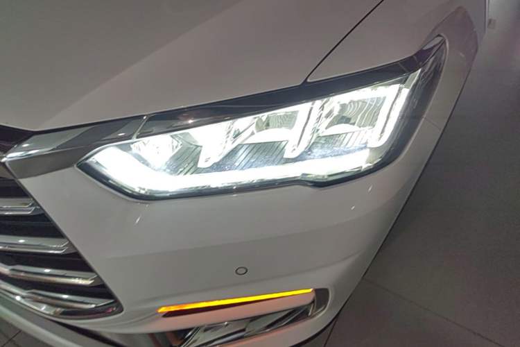 Used BYD Song Pro 2019 1.5T Automatic Luxury Model Left Front Headlight