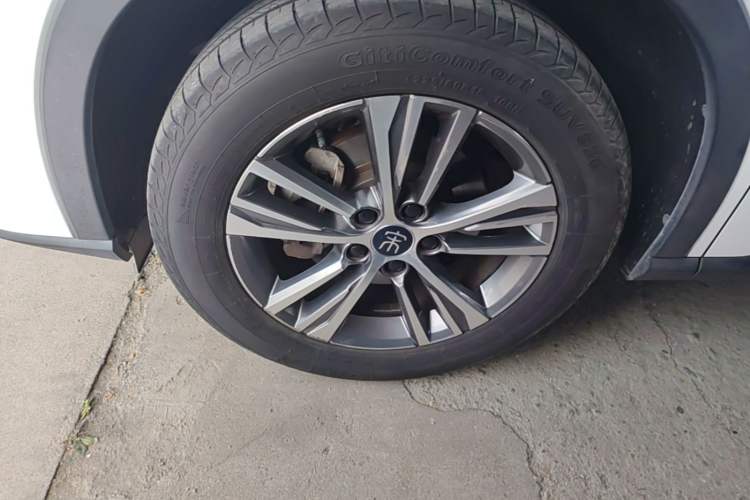 Used BYD Song Pro 2019 1.5T Automatic Luxury Model Left Front Wheel Hub