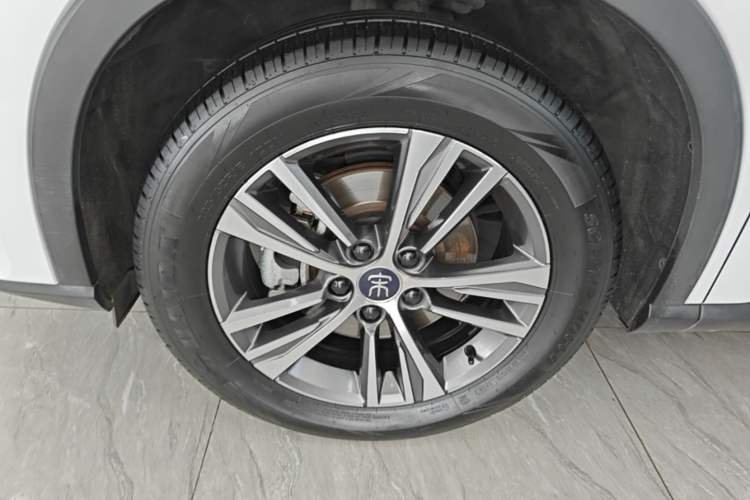 Used BYD Song Pro 2019 1.5T Automatic Elite Edition Left Front Wheel Hub