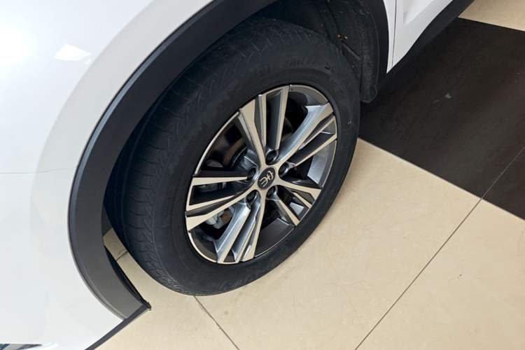 Used BYD Song Pro 2019 1.5T Automatic Prestige Model Left Front Wheel Hub