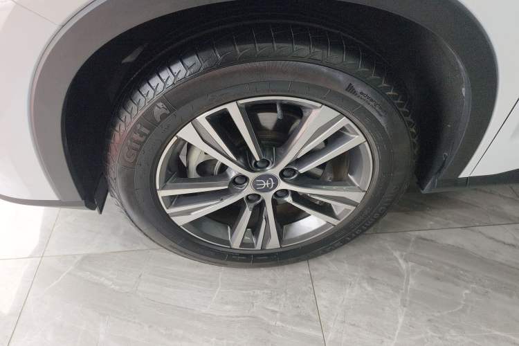 Used BYD Song Pro 2019 1.5T Automatic Luxury Model Left Front Wheel Hub