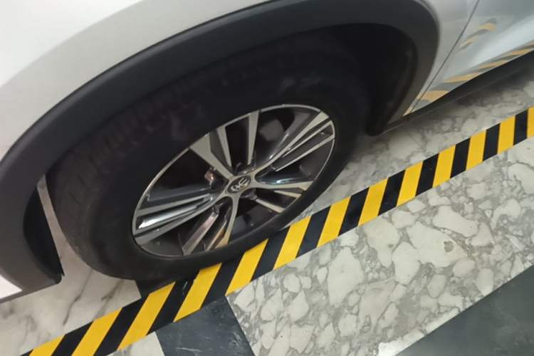 Used BYD Song Pro 2019 1.5T Automatic Prestige Model Left Front Wheel Hub
