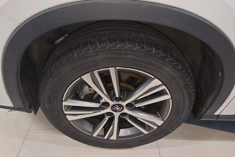 Used BYD Song Pro 2019 1.5T Automatic Luxury Model Left Front Wheel Hub