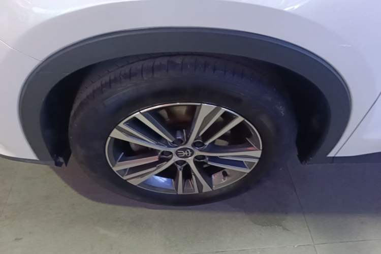 Used BYD Song Pro 2019 1.5T Automatic Elite Edition Left Front Wheel Hub
