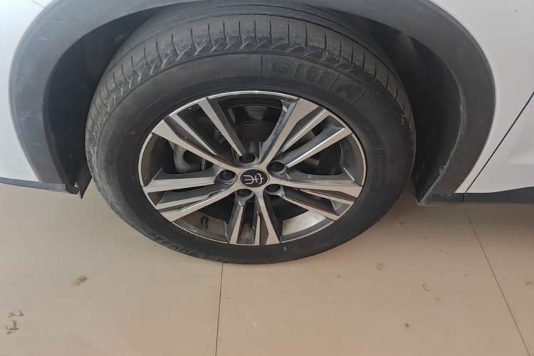 Used BYD Song Pro 2019 1.5T Automatic Luxury Model Left Front Wheel Hub