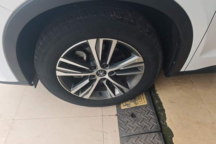 Used BYD Song Pro 2019 1.5T Automatic Luxury Model Left Front Wheel Hub