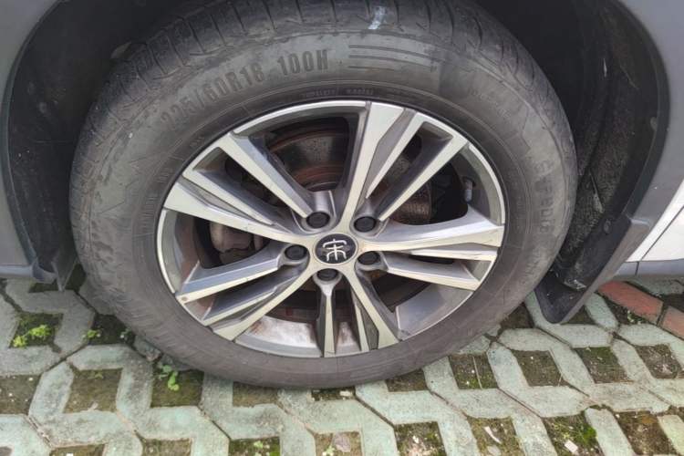 Used BYD Song Pro 2019 1.5T Automatic Luxury Model Left Front Wheel Hub