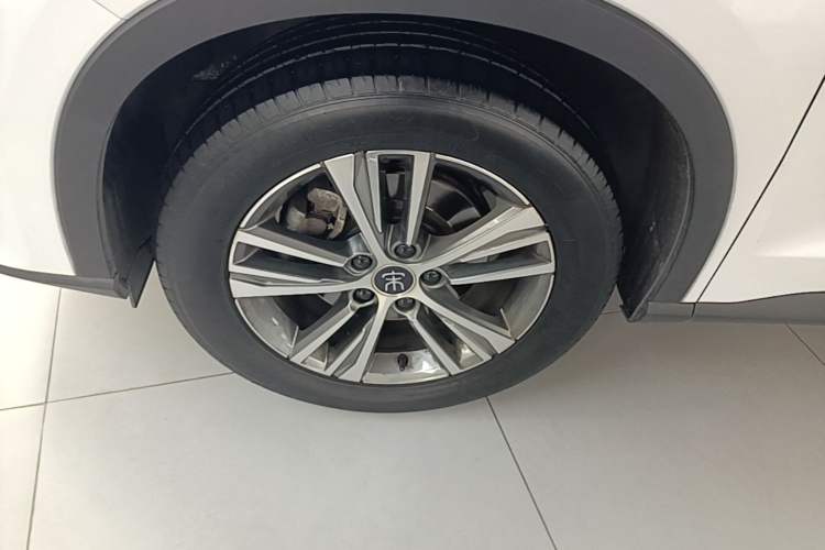 Used BYD Song Pro 2019 1.5T Automatic Luxury Model Left Front Wheel Hub