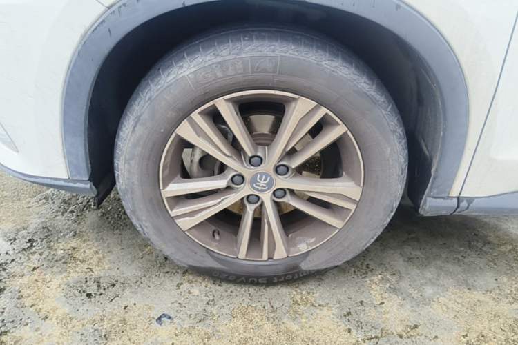Used BYD Song Pro 2019 1.5T Automatic Luxury Model Left Front Wheel Hub