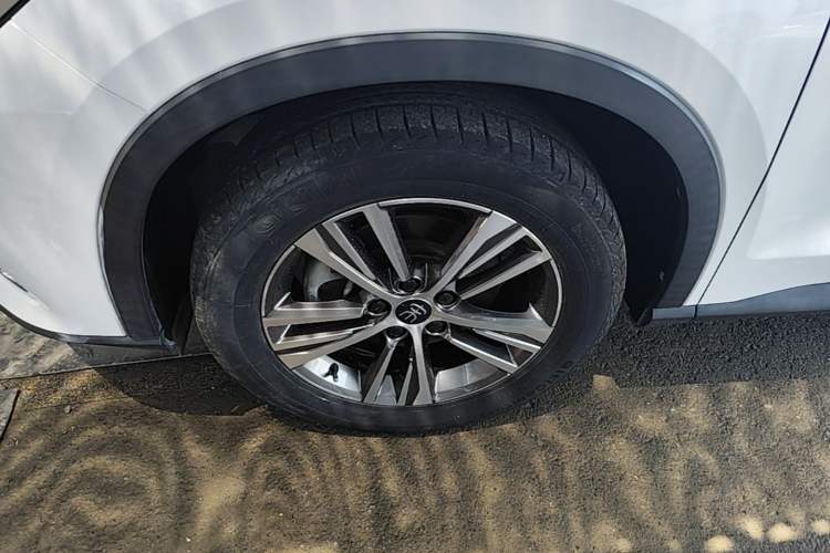 Used BYD Song Pro 2019 1.5T Automatic Elite Edition Left Front Wheel Hub