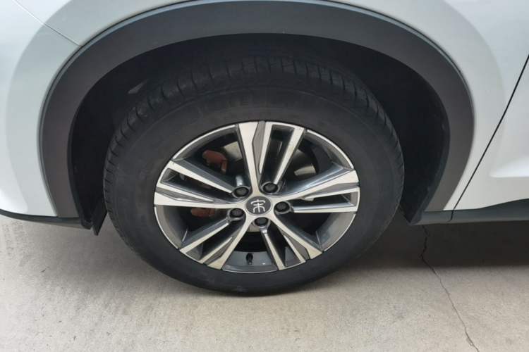 Used BYD Song Pro 2019 1.5T Automatic Luxury Model Left Front Wheel Hub