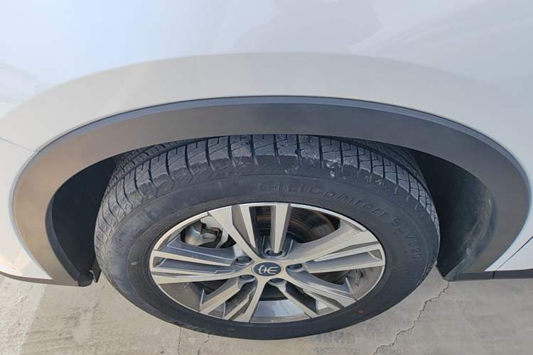 Used BYD Song Pro 2019 1.5T Automatic Luxury Model Left Front Wheel Hub