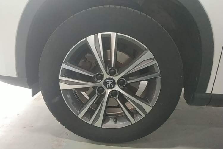 Used BYD Song Pro 2019 1.5T Automatic Luxury Model Left Front Wheel Hub