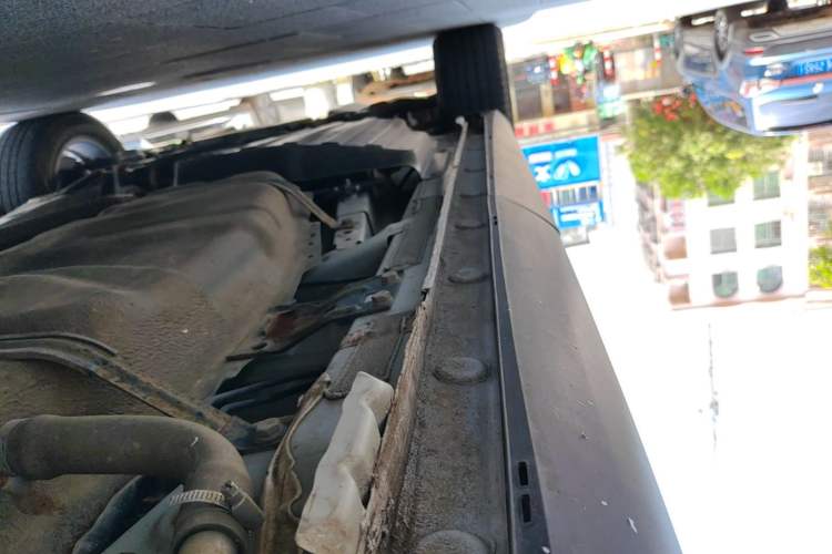 Used BYD Song Pro 2019 1.5T Automatic Prestige Model Left Side Sill