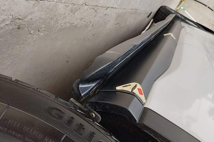 Used BYD Song Pro 2019 1.5T Automatic Elite Edition Left Side Sill