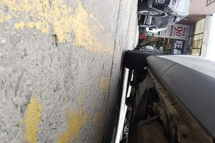 Used BYD Song Pro 2019 1.5T Automatic Prestige Model Left Side Sill