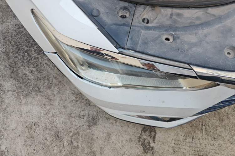 Used BYD Song Pro 2019 1.5T Automatic Prestige Model Right Front Headlight
