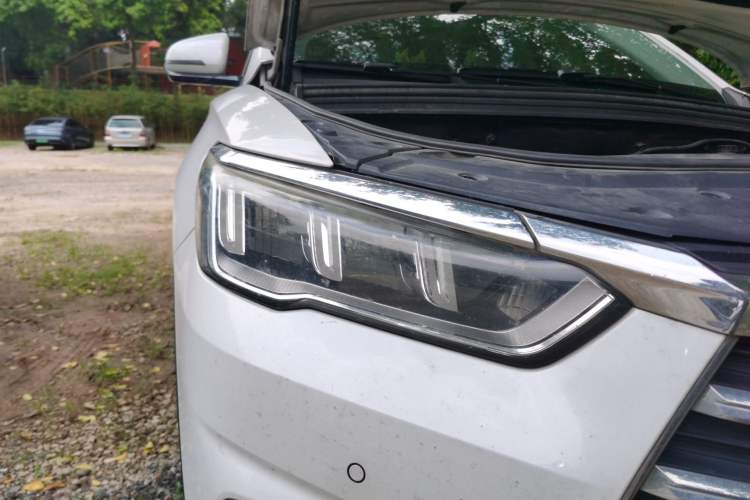 Used BYD Song Pro 2019 1.5T Automatic Luxury Model Right Front Headlight