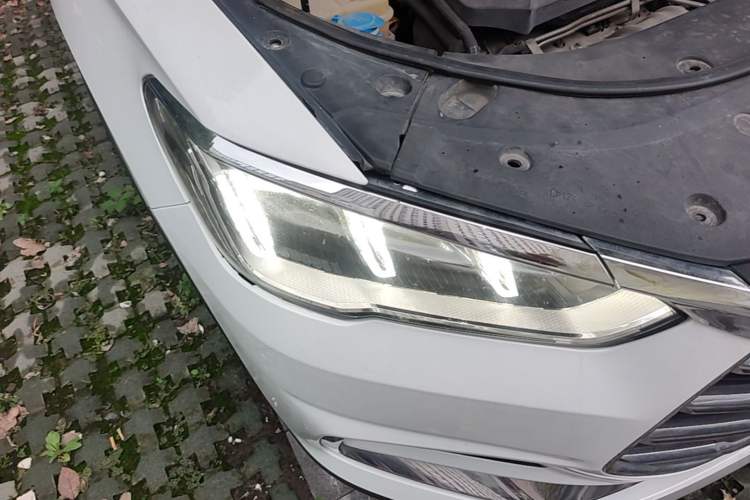 Used BYD Song Pro 2019 1.5T Automatic Elite Edition Right Front Headlight