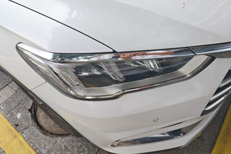 Used BYD Song Pro 2019 1.5T Automatic Luxury Model Right Front Headlight