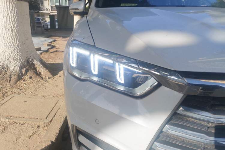 Used BYD Song Pro 2019 1.5T Automatic Luxury Model Right Front Headlight