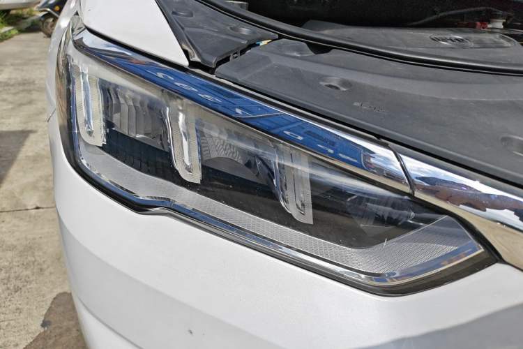 Used BYD Song Pro 2019 1.5T Automatic Luxury Model Right Front Headlight