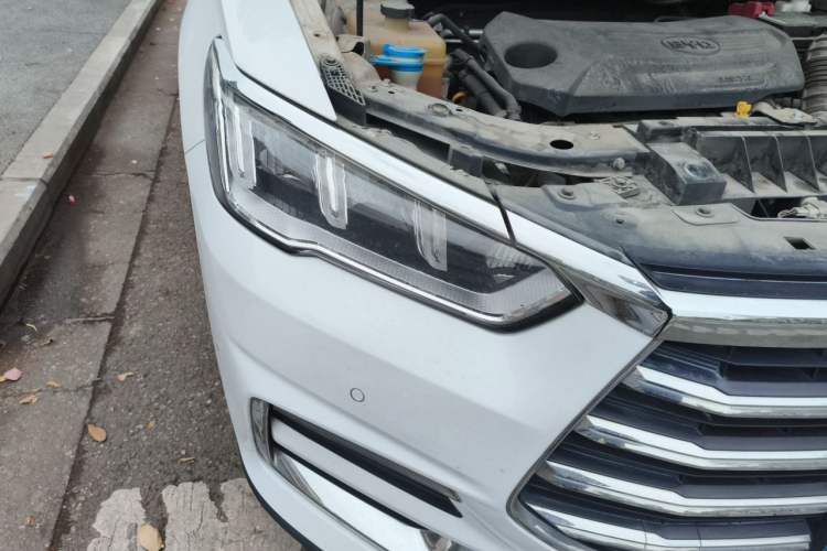 Used BYD Song Pro 2019 1.5T Automatic Prestige Model Right Front Headlight