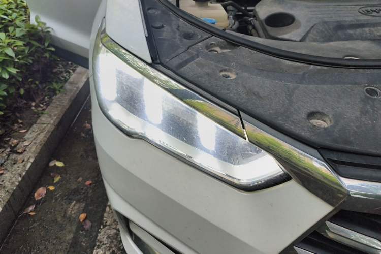 Used BYD Song Pro 2019 1.5T Automatic Elite Edition Right Front Headlight