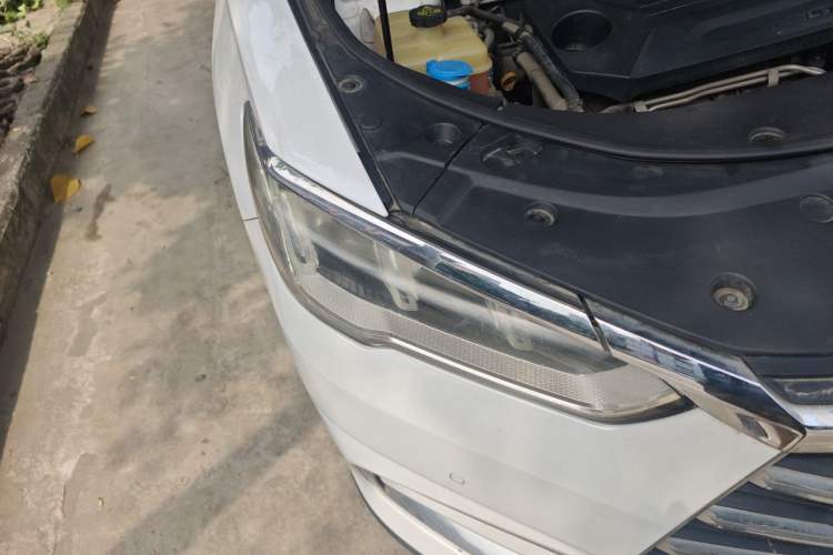 Used BYD Song Pro 2019 1.5T Automatic Luxury Model Right Front Headlight