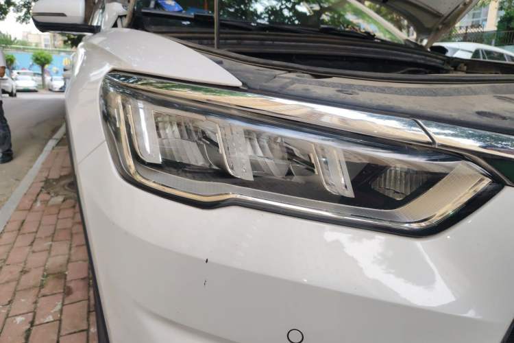 Used BYD Song Pro 2019 1.5T Automatic Luxury Model Right Front Headlight