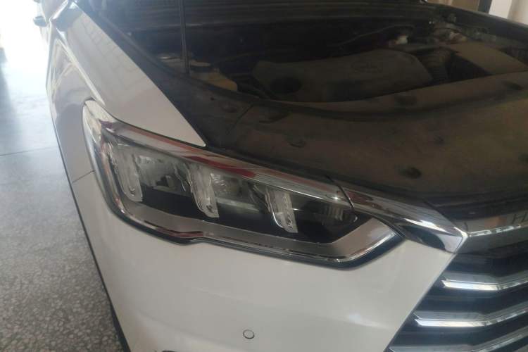 Used BYD Song Pro 2019 1.5T Automatic Prestige Model Right Front Headlight