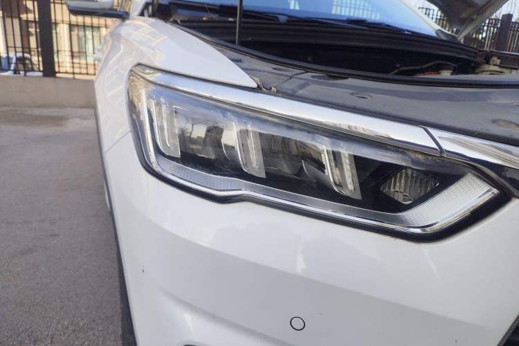 Used BYD Song Pro 2019 1.5T Automatic Luxury Model Right Front Headlight