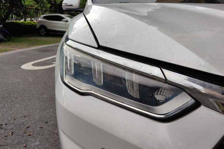 Used BYD Song Pro 2019 1.5T Automatic Luxury Model Right Front Headlight