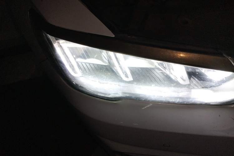 Used BYD Song Pro 2019 1.5T Automatic Luxury Model Right Front Headlight