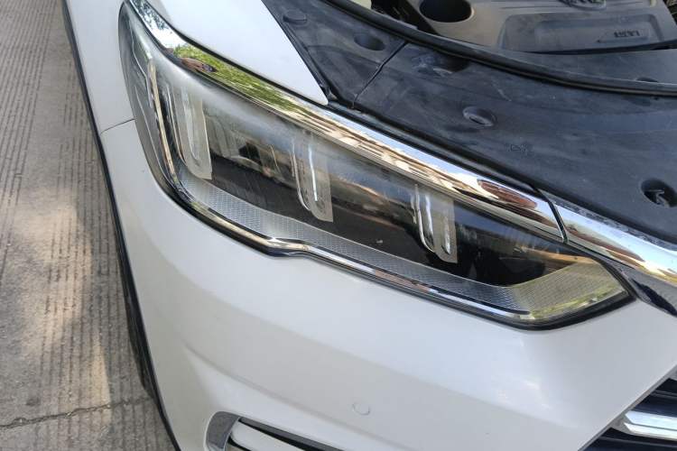 Used BYD Song Pro 2019 1.5T Automatic Luxury Model Right Front Headlight