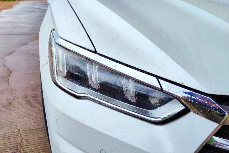 Used BYD Song Pro 2019 1.5T Automatic Luxury Model Right Front Headlight