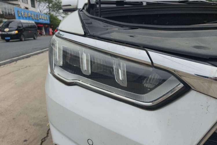 Used BYD Song Pro 2019 1.5T Automatic Prestige Model Right Front Headlight
