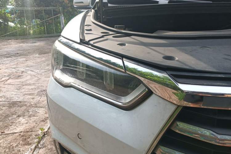Used BYD Song Pro 2019 1.5T Automatic Prestige Model Right Front Headlight