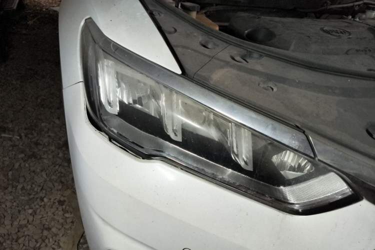 Used BYD Song Pro 2019 1.5T Automatic Luxury Model Right Front Headlight
