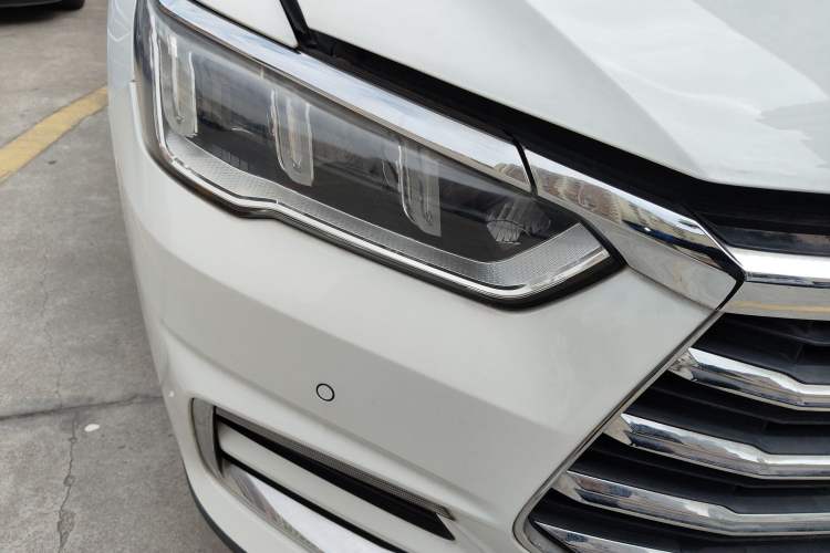 Used BYD Song Pro 2019 1.5T Automatic Luxury Model Right Front Headlight