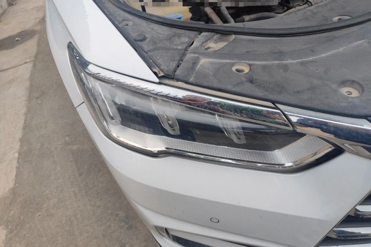 Used BYD Song Pro 2019 1.5T Automatic Luxury Model Right Front Headlight