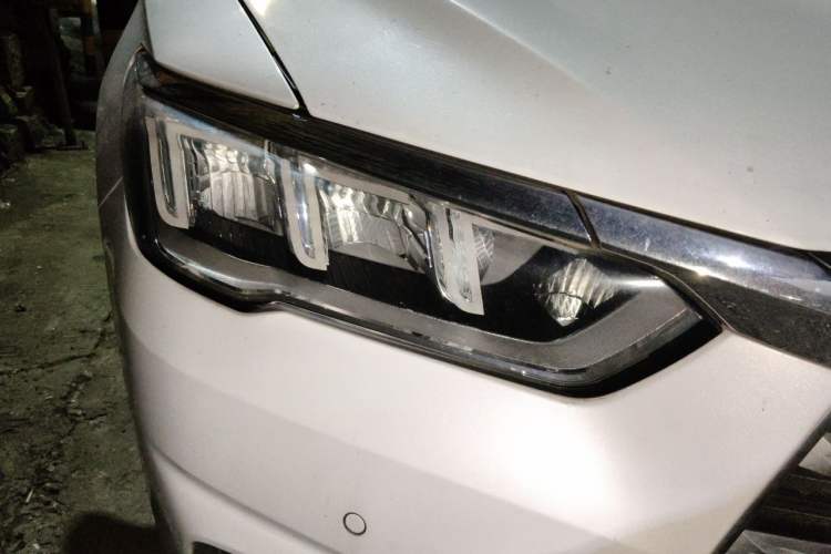 Used BYD Song Pro 2019 1.5T Automatic Luxury Model Right Front Headlight
