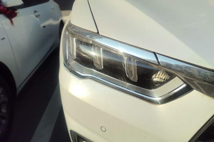 Used BYD Song Pro 2019 1.5T Automatic Prestige Model Right Front Headlight