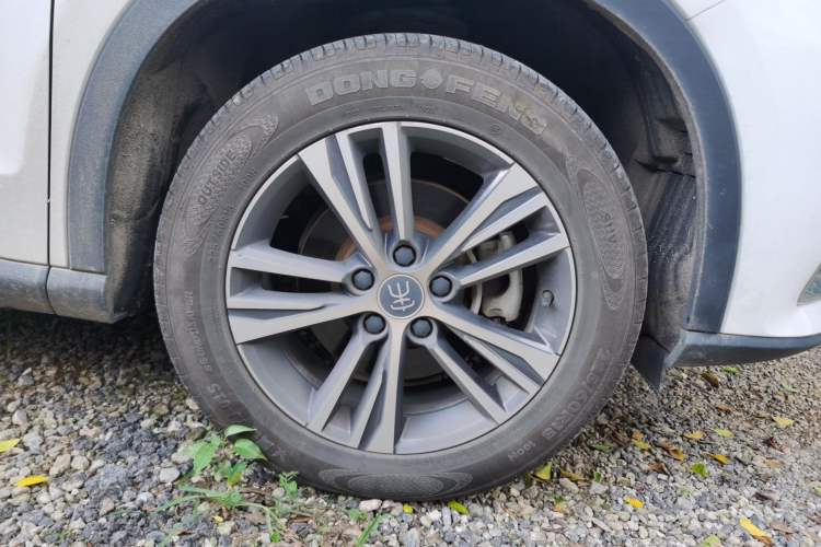 Used BYD Song Pro 2019 1.5T Automatic Luxury Model Right Front Wheel Hub