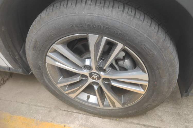 Used BYD Song Pro 2019 1.5T Automatic Luxury Model Right Front Wheel Hub