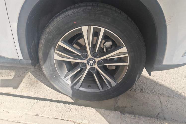 Used BYD Song Pro 2019 1.5T Automatic Luxury Model Right Front Wheel Hub