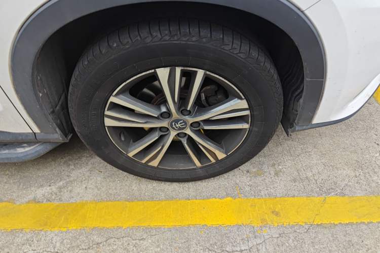 Used BYD Song Pro 2019 1.5T Automatic Luxury Model Right Front Wheel Hub