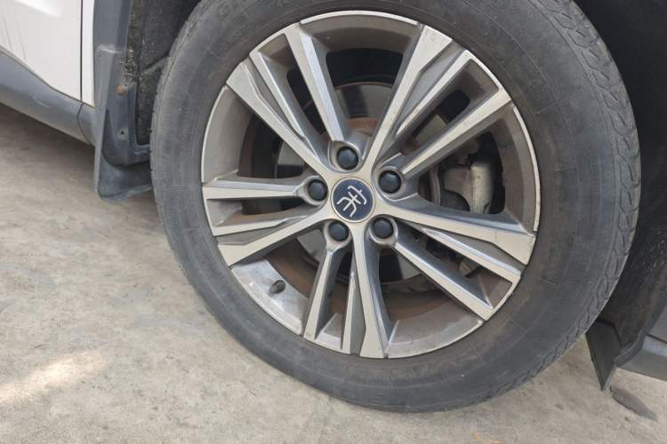 Used BYD Song Pro 2019 1.5T Automatic Luxury Model Right Front Wheel Hub